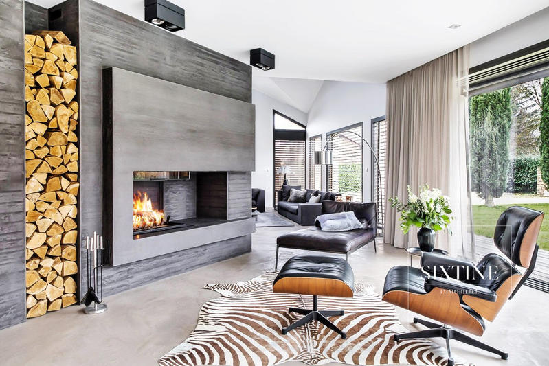 Maison - 261 m² - 7 pièces