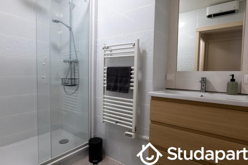 Chambre - 12 m² - 1 pièce