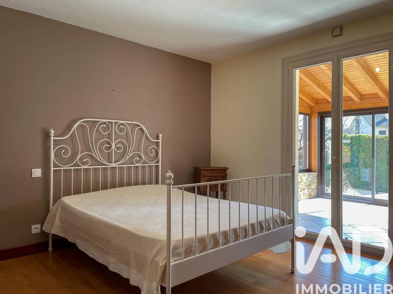 Maison - 204 m² - 6 pièces