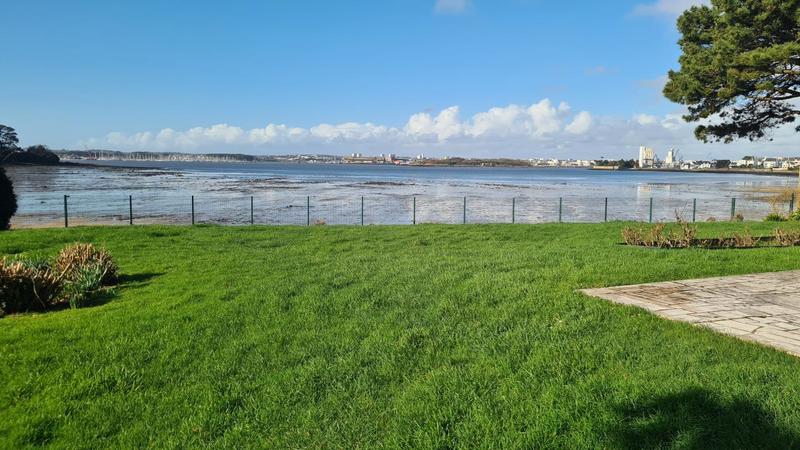 Maison - 270 m² - 8 pièces