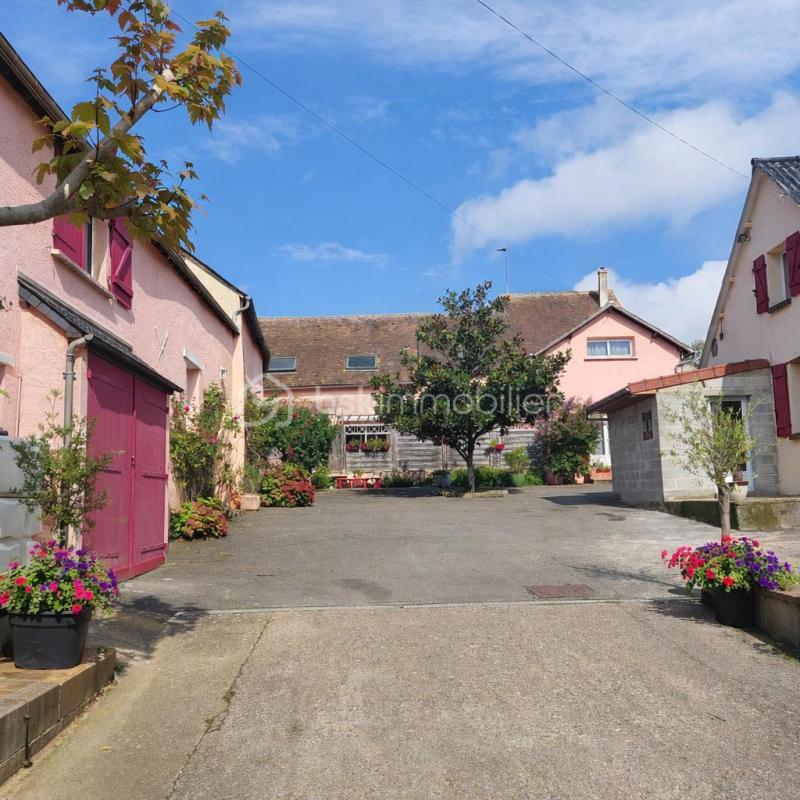 Propriété - 360 m² - 11 pièces