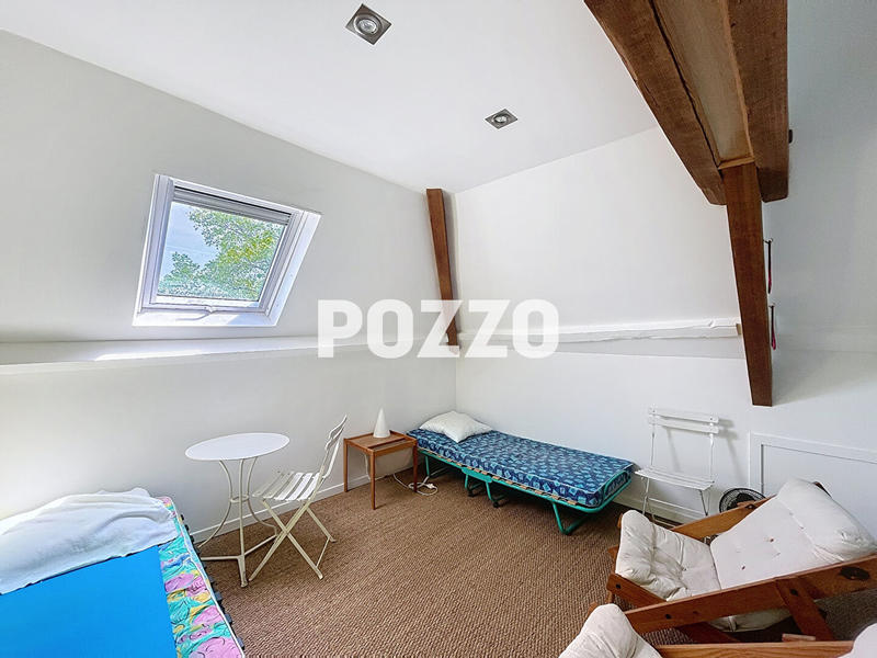 Maison - 201 m² - 10 pièces