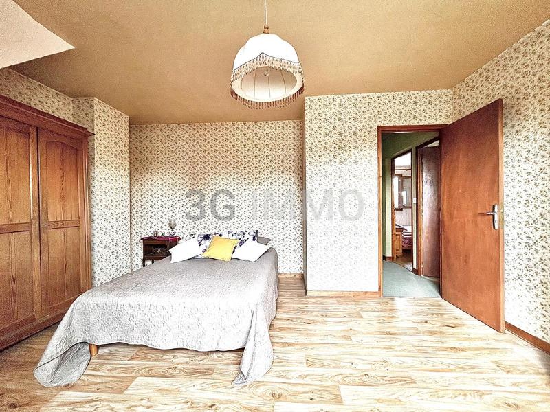 Maison - 200 m² - 8 pièces