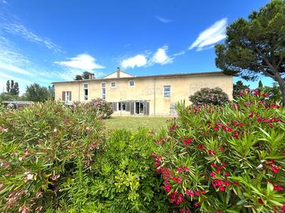 Maison - 245 m² - 8 pièces