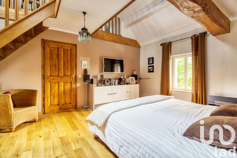 Maison - 327 m² - 9 pièces