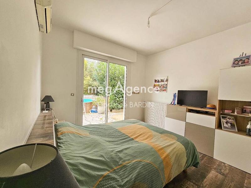 Maison - 220 m² - 10 pièces