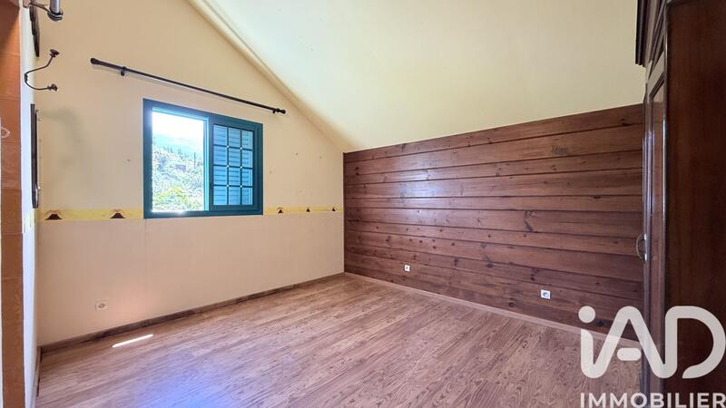 Maison - 205 m² - 8 pièces