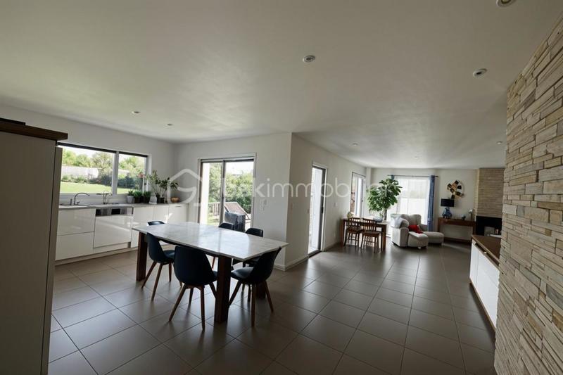 Maison - 148 m² - 6 pièces