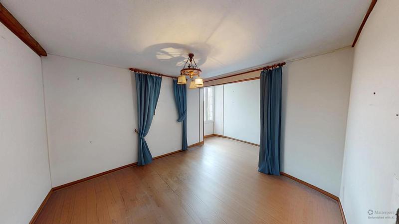 Maison - 180 m² - 9 pièces