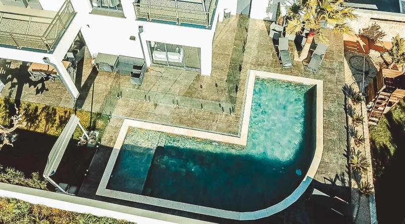 Maison - 235 m² - 6 pièces