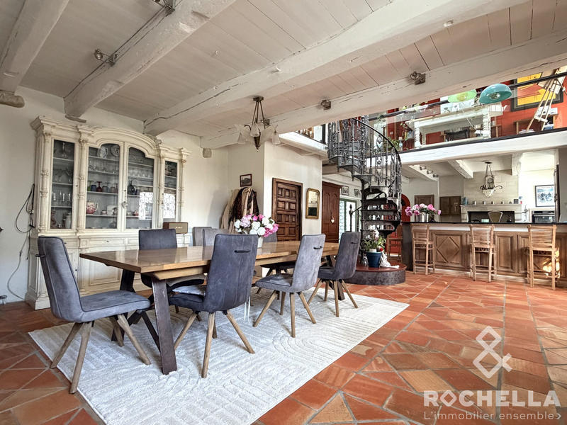 Maison ancienne - 195 m² - 5 pièces