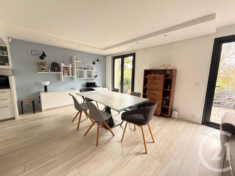 Maison - 155 m² - 8 pièces