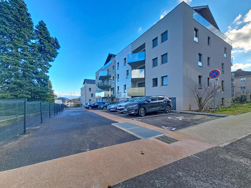 Appartement - 93 m² - 4 pièces