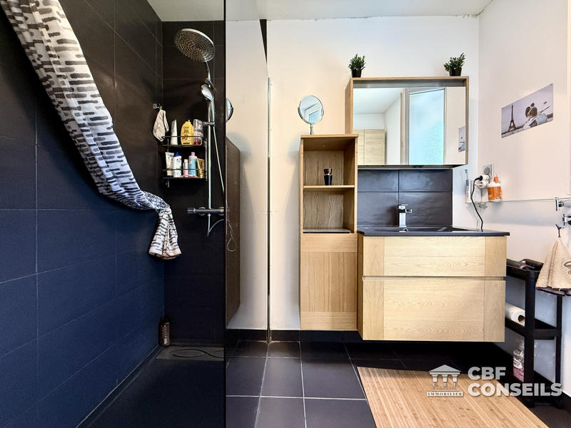 Maison - 270 m² - 9 pièces