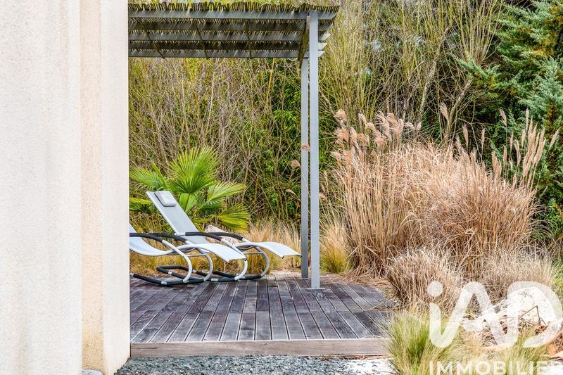 Maison - 240 m² - 8 pièces