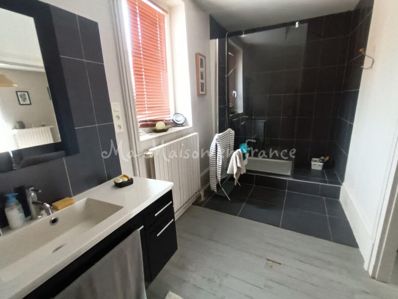 Propriété - 357 m² - 14 pièces