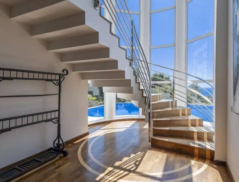 Villa - 480 m² - 9 pièces