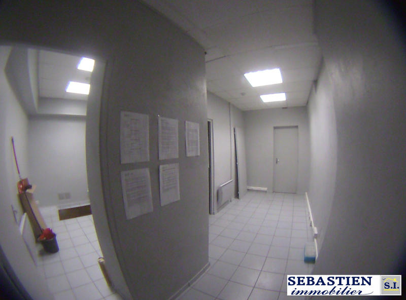 Local commercial - 76 m² - 6 pièces