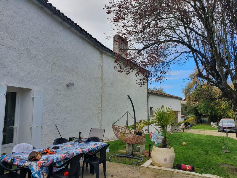 Maison - 300 m² - 11 pièces