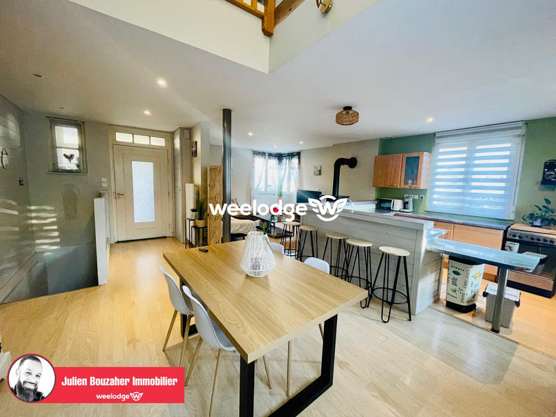 Maison - 93 m² - 5 pièces