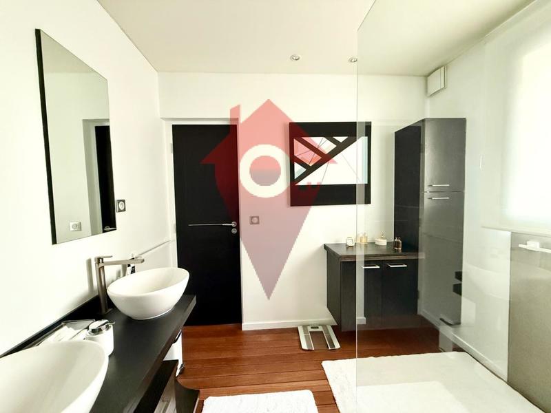 Maison d'architecte - 204 m² - 9 pièces