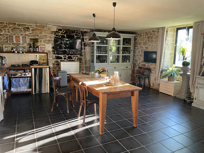 Maison - 228 m² - 7 pièces