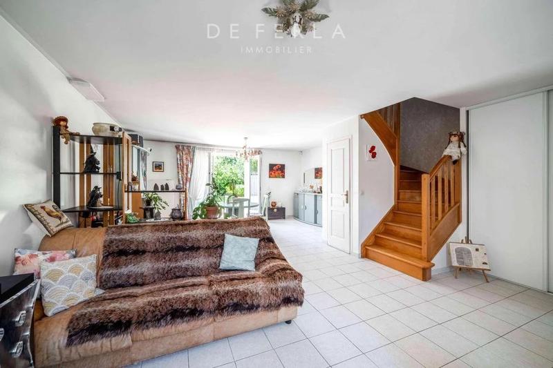 Maison - 230 m² - 5 pièces