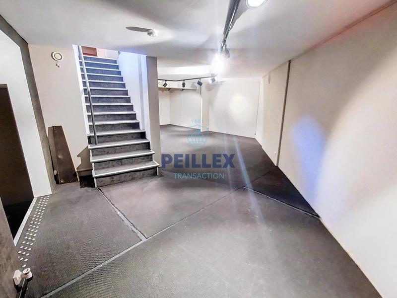Local commercial - 252 m² - 4 pièces