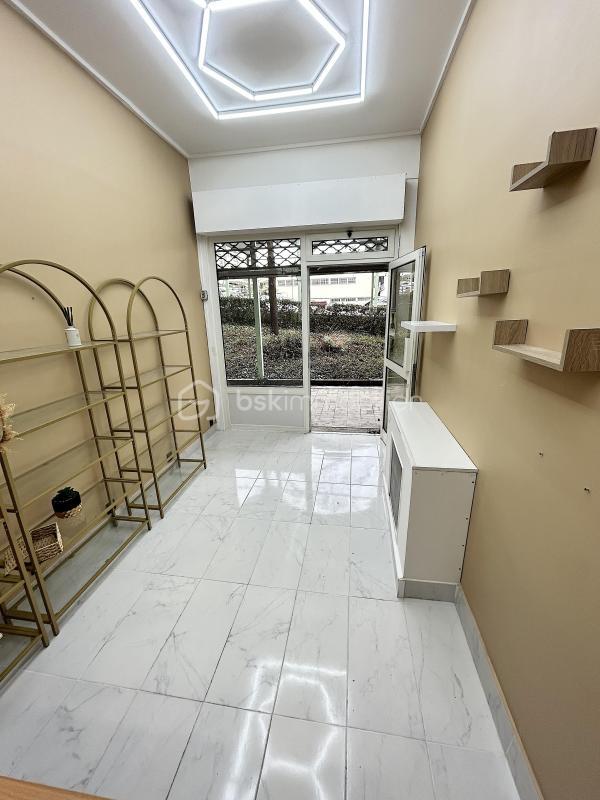 Local commercial - 15 m² - 2 pièces