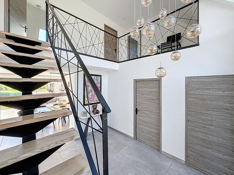 Maison - 255 m² - 7 pièces