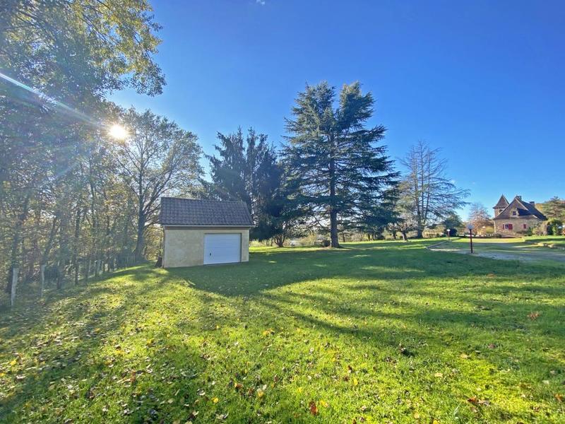 Propriété - 235 m² - 6 pièces