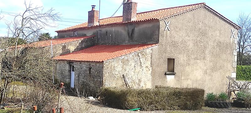 Maison en pierre - 65 m² - 11 pièces