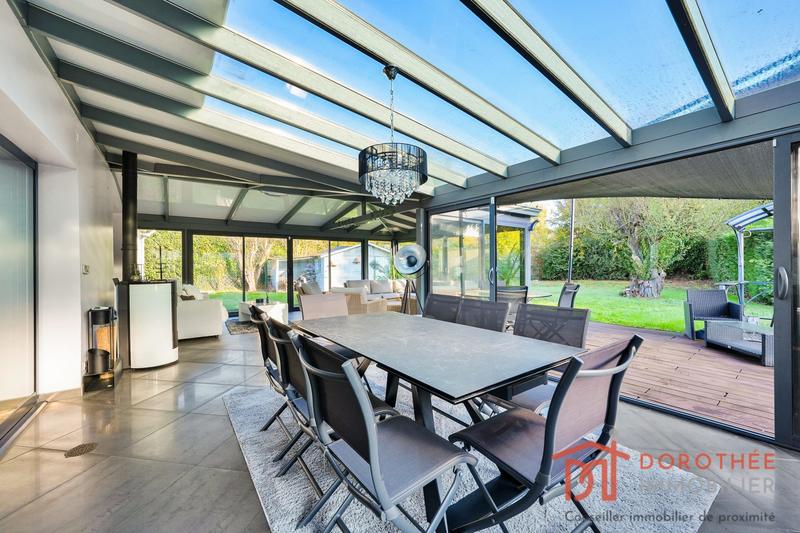 Maison - 212 m² - 8 pièces