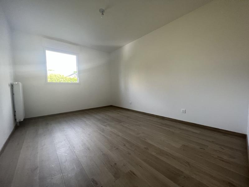 Appartement - 90 m² - 4 pièces