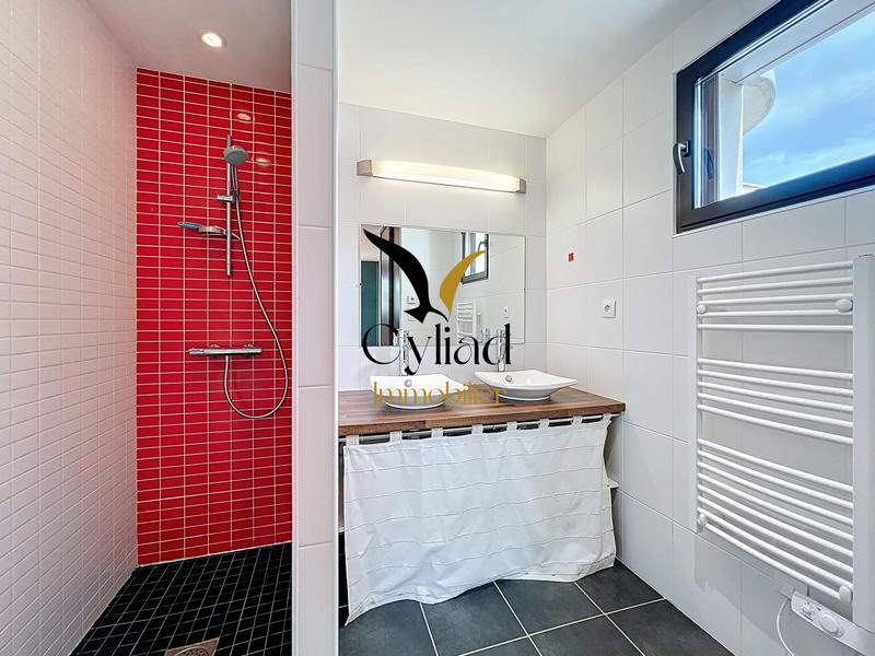 Maison contemporaine - 136 m² - 6 pièces