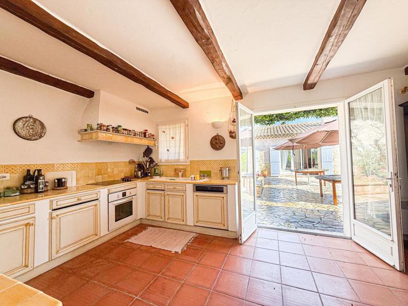 Maison chambre d'hôtes - 545 m² - 18 pièces