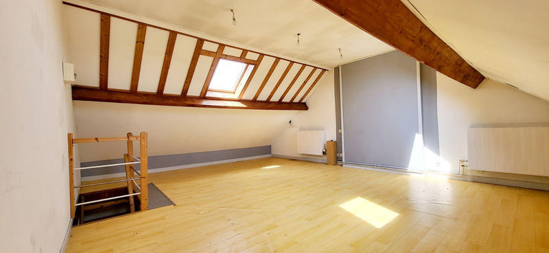 Maison - 93 m² - 5 pièces