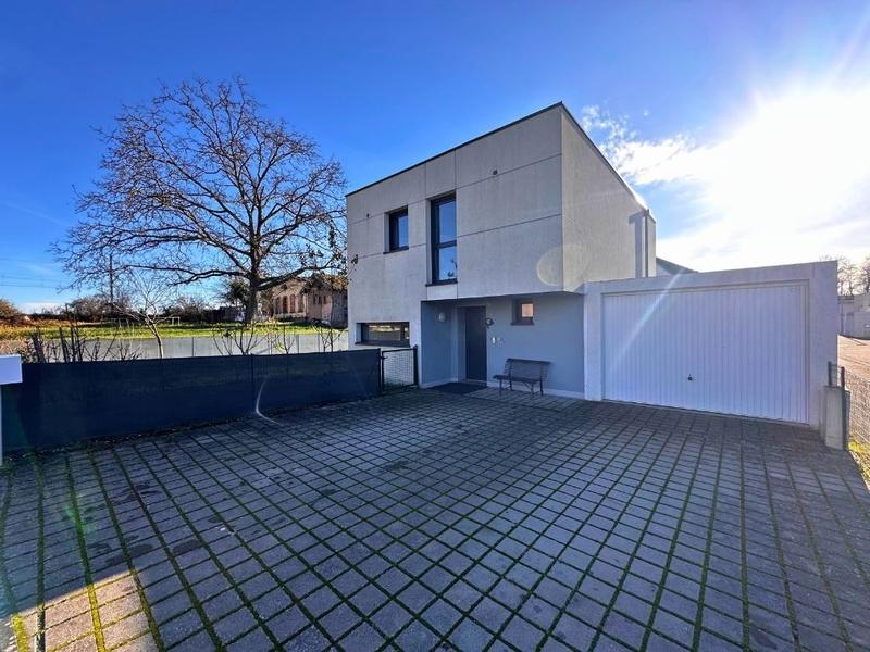 Maison - 100 m² - 6 pièces