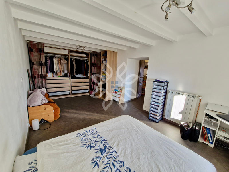 Propriété - 125 m² - 8 pièces