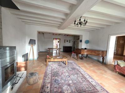 Maison - 303 m² - 12 pièces