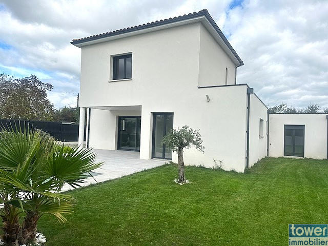 Maison - 122 m² - 4 pièces