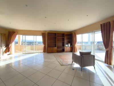 Appartement - 160 m² - 4 pièces