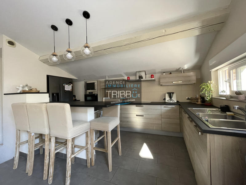 Maison - 216 m² - 5 pièces