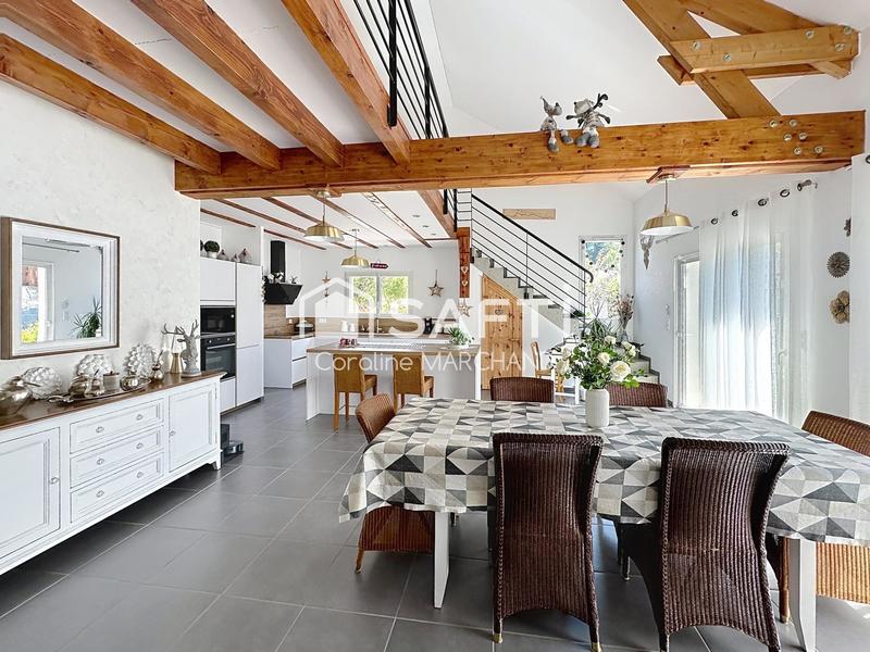 Maison - 174 m² - 5 pièces