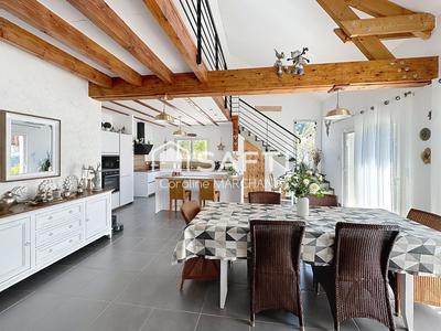 Maison - 174 m² - 5 pièces