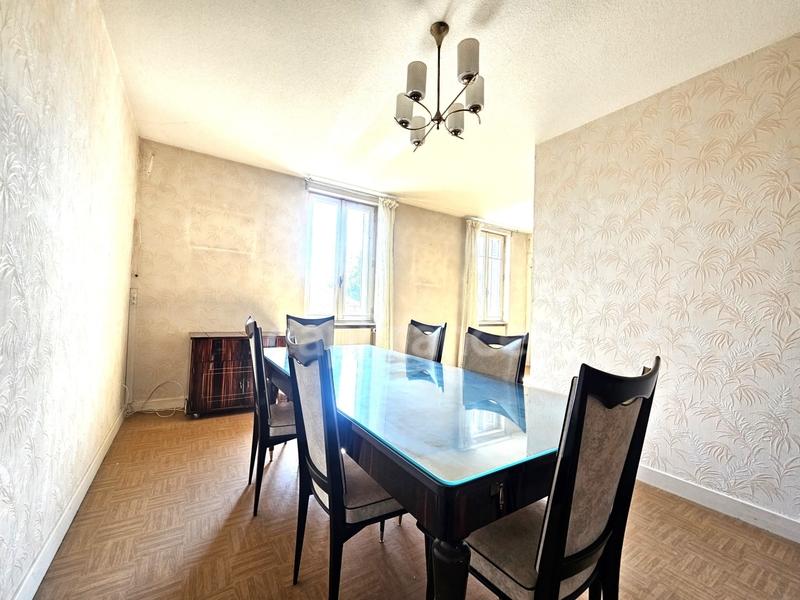 Maison - 184 m² - 8 pièces