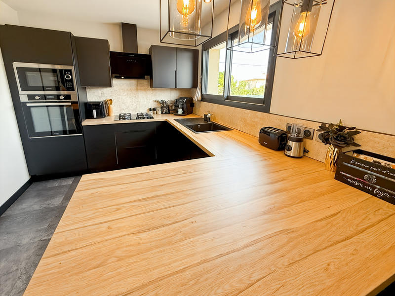 Maison - 90 m² - 4 pièces