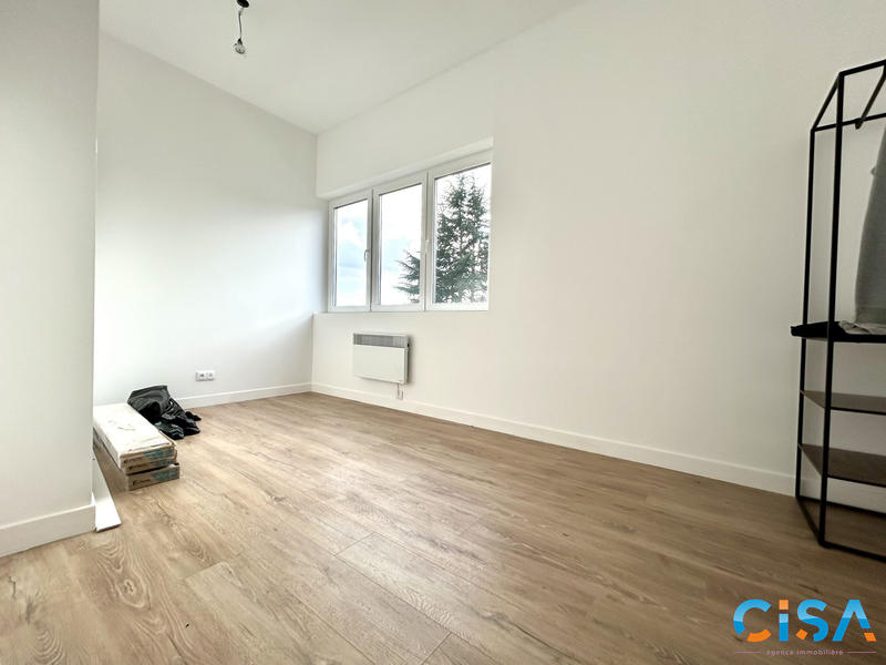 Maison - 96 m² - 5 pièces