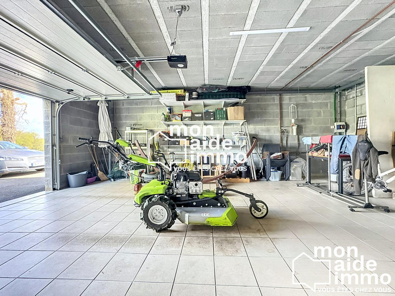 Maison - 260 m² - 8 pièces