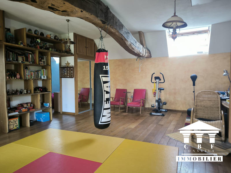 Maison - 172 m² - 9 pièces